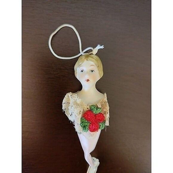 Vintage Victorian Themed Christmas Ornaments - Picture 4 of 9